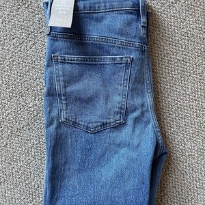 Brand new madewell perfect vintage jeans raw hem in enmore wash. Size 26 short.
